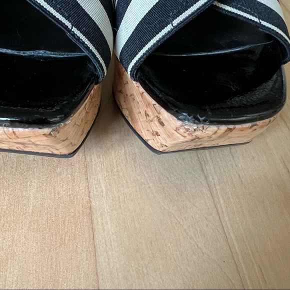 Donald J Pliner “Sim” Cork Wedge Sandals - Picture 11 of 11